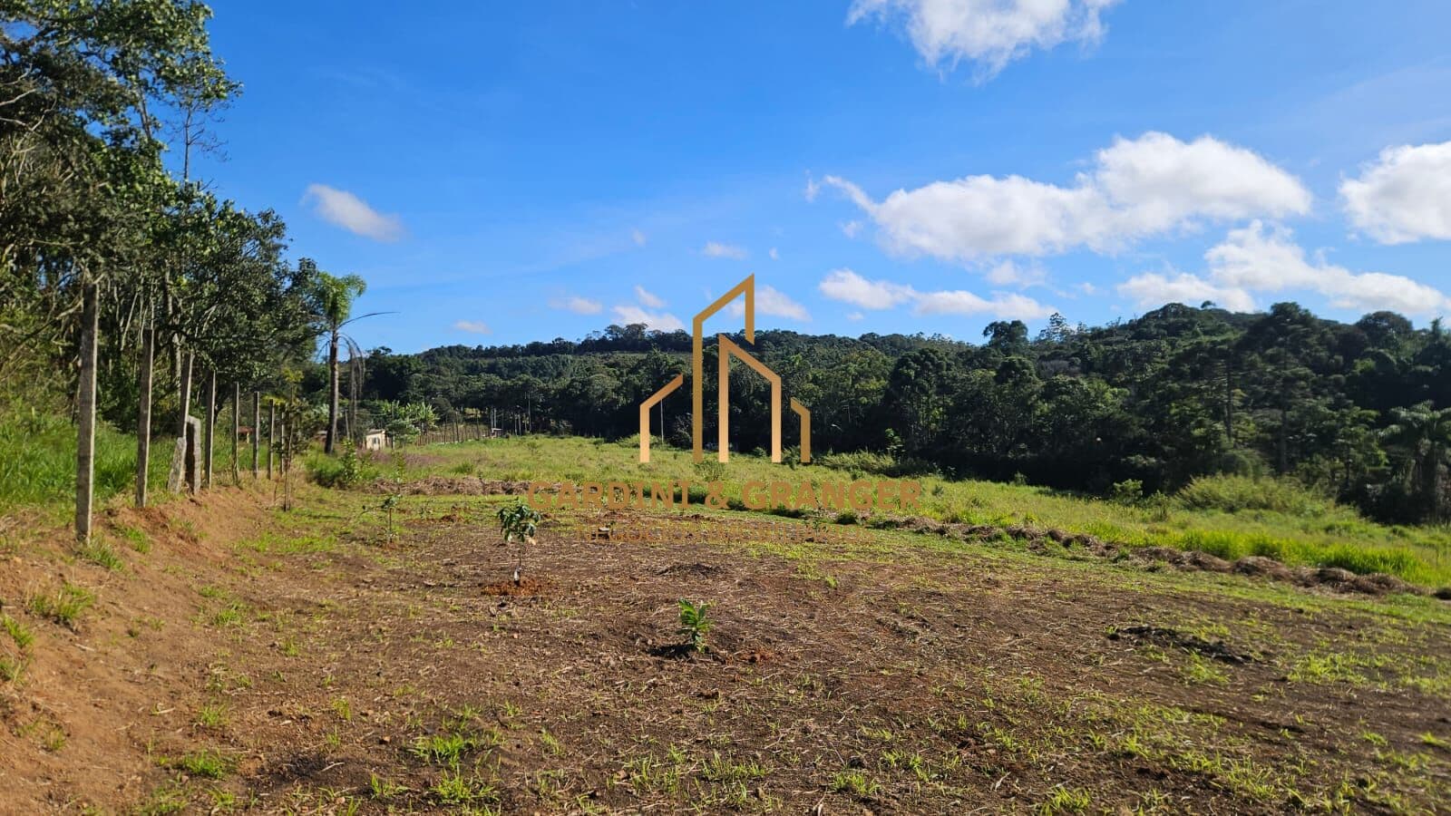 TERRENO RESIDENCIAL/COMERCIAL A VENDA EM MOGI DAS CRUZES/SP.