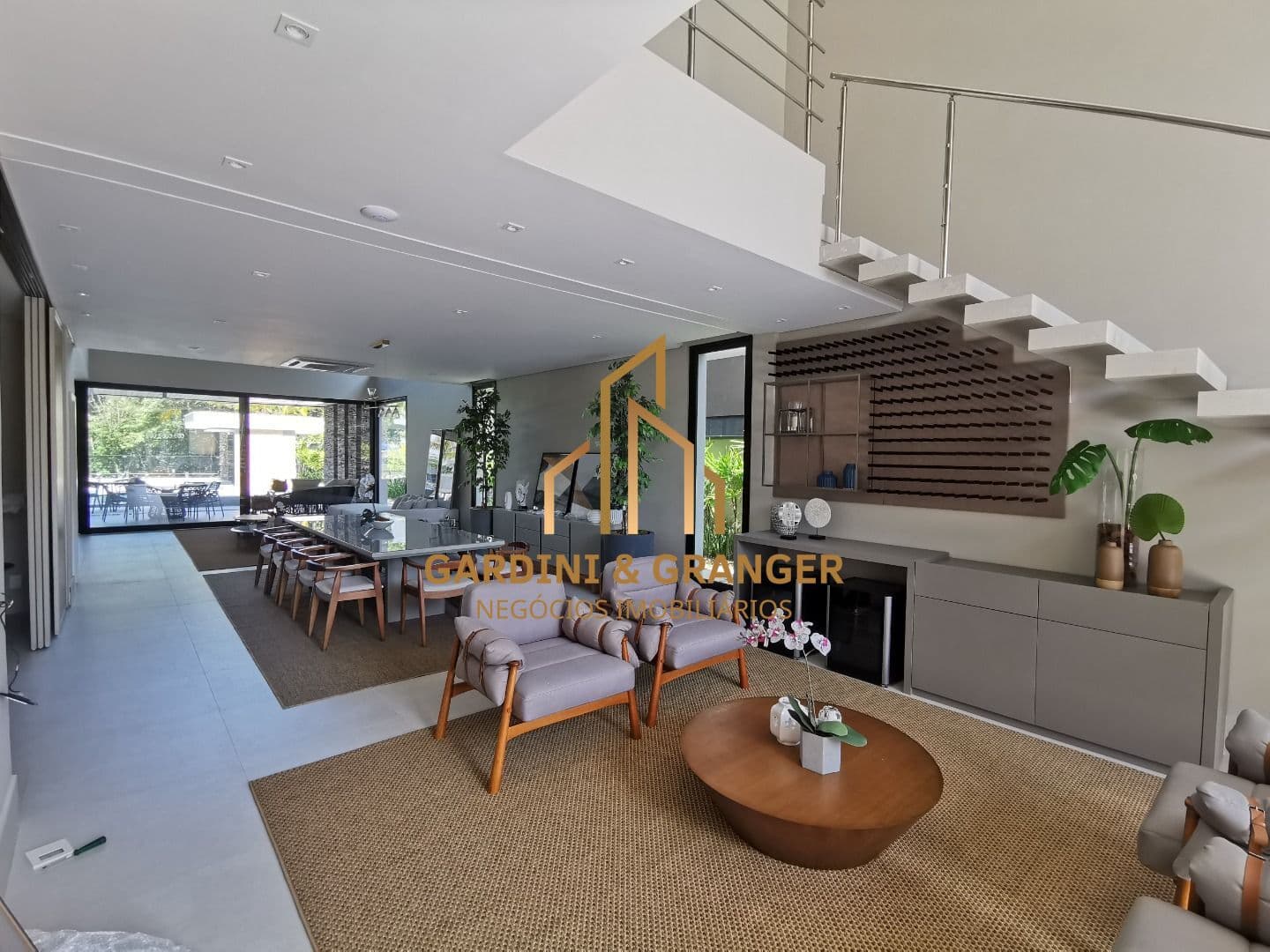 Casa de alto padrão em Riviera de São Lourenço