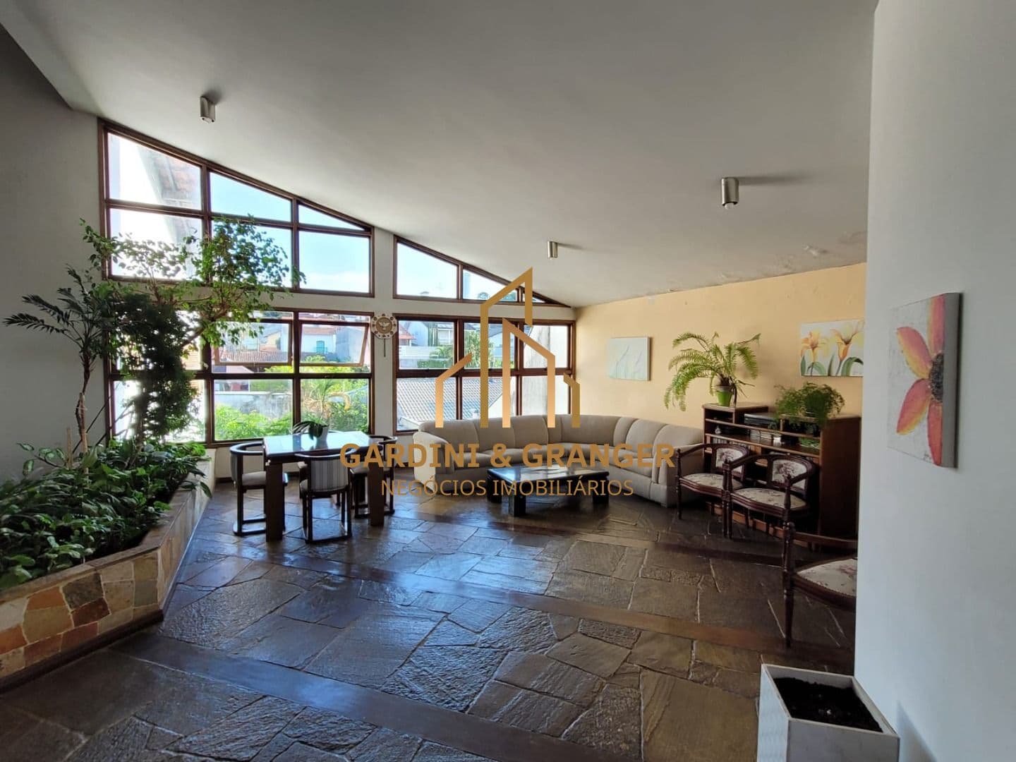 Sobrado com 4 dormitórios à venda, 453 m² por R$ 2.000.000,00 - Vila Oliveira - Mogi das Cruzes/SP