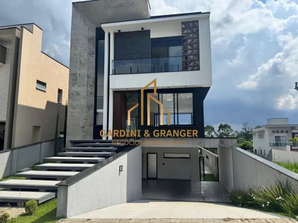 SOBRADO NOVO A VENDA NO CONDOMÍNIO ARUÃ BRISAS EM MOGI DAS CRUZES/SP.
