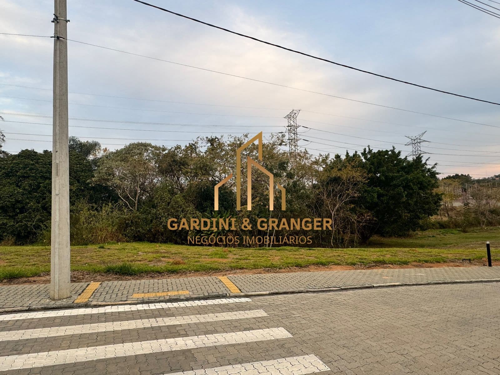 LOTE A VENDA NO CONDOMÍNIO RESIDENCIAL DA ILHA EM GUARAREMA