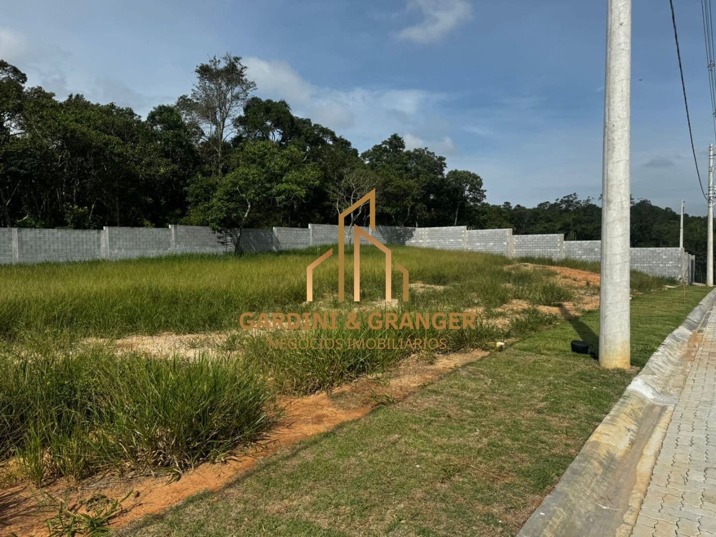 Terreno à venda, 300 m² - Vila Oliveira - Mogi das Cruzes/SP