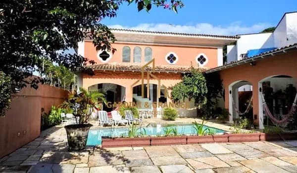 Casa no Guarujá de 2 Pisos com 7 dormitórios à venda, 900m² AT e 463 m² AC por R$ 2.400.000 - Balneário Praia do Pernambuco - Guarujá/SP