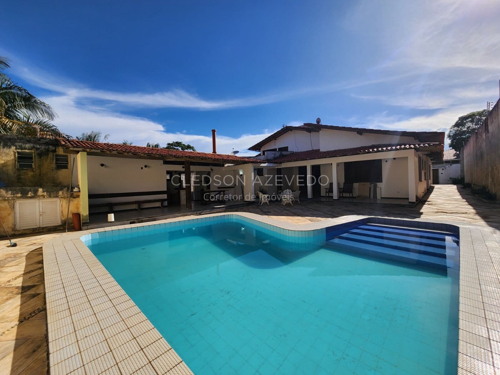 Vendo esta magnífica mansão está disponível para quem busca o ápice do luxo e conforto