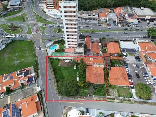 Terreno próximo à Holandeses medindo 1.800m²