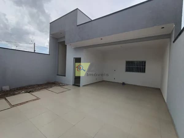 Casa à venda no bairro BellaVille em Hortolândia-SP.