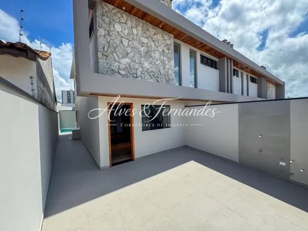 Casa com Piscina, 3 Quartos, sendo 1 Suíte em Peruíbe, Bairro Stella Maris
