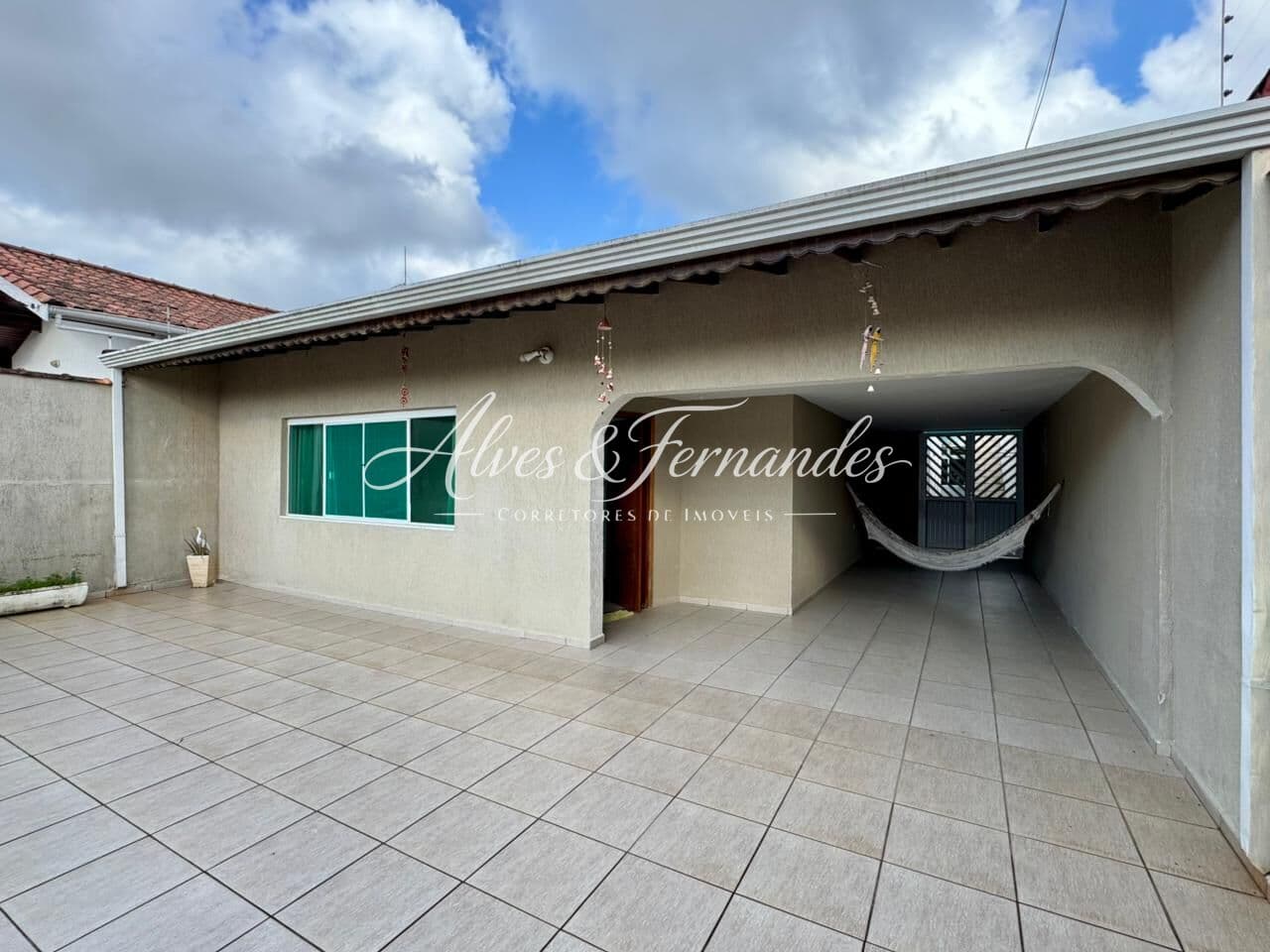 Casa em bairro Stella Maris, Peruíbe/SP a venda