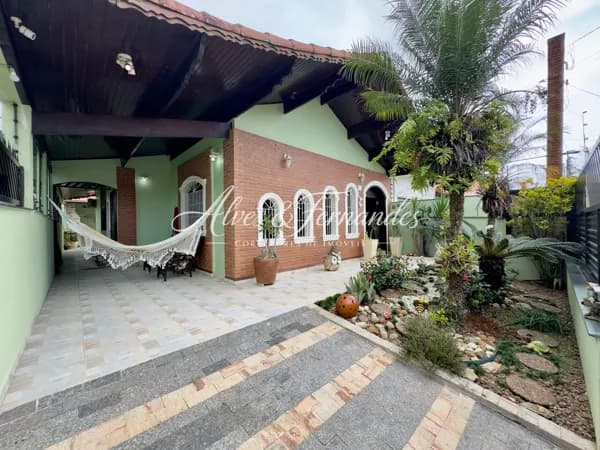 Casa 3 Quartos sendo 1 Suíte em Peruíbe, Bairro Três Marias