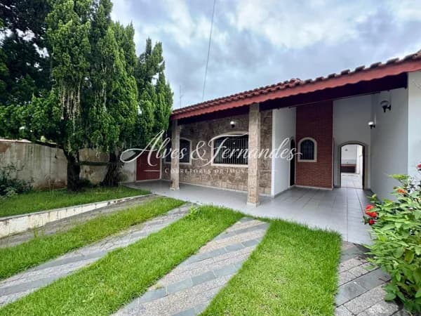 Casa 3 Quartos, sendo 1 Suíte em Peruíbe, Bairro Oásis