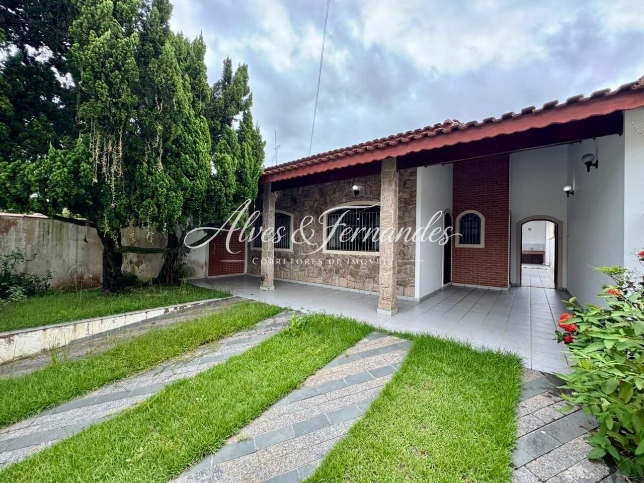 Casa 3 Quartos, sendo 1 Suíte em Peruíbe, Bairro Oásis
