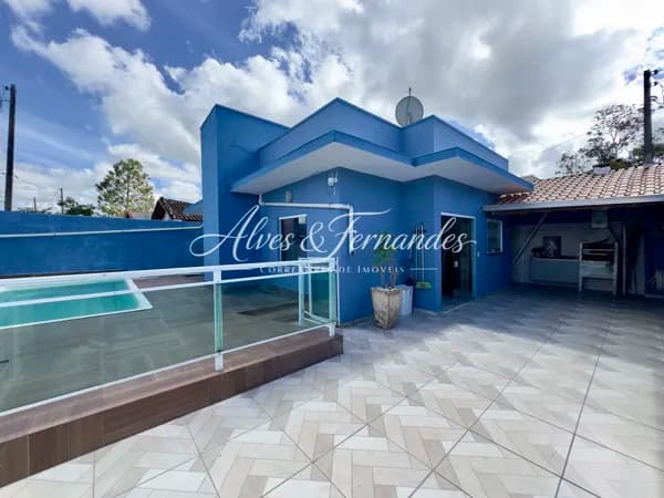 Casa com Piscina 3 Quartos sendo 1 Suíte em Peruíbe, Bairro São João Batista