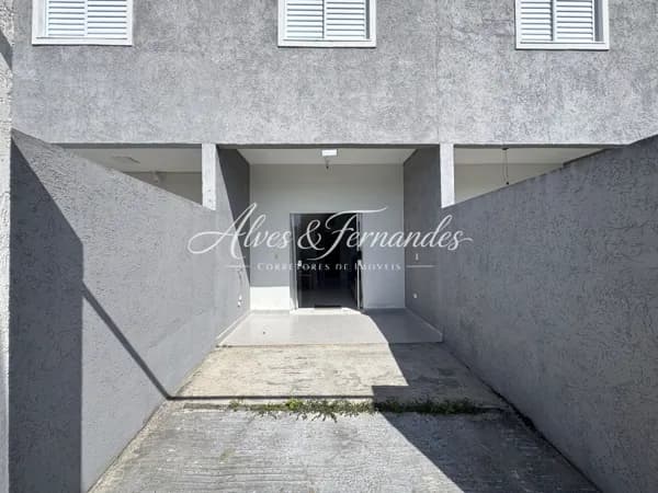 Casa com piscina 2 Quartos em Peruíbe, Bairro São José