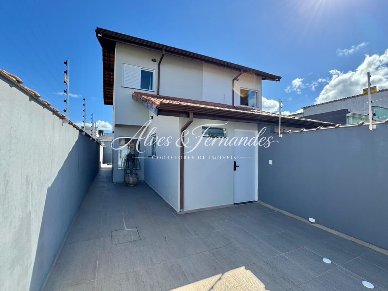 Casa com Piscina, 3 Quartos em Peruíbe, Bairro Oásis