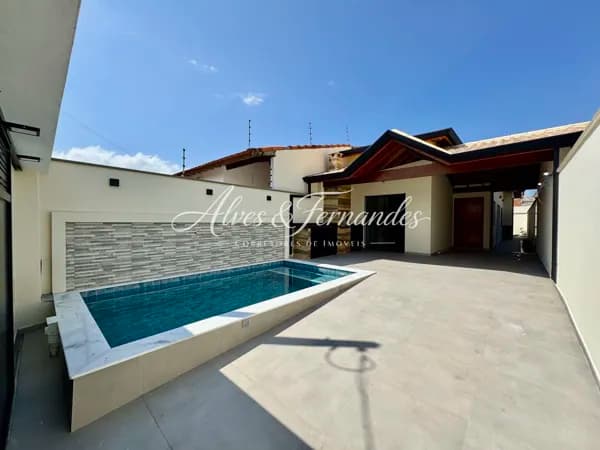 Casa com Piscina 2 Quartos sendo 1 Suíte em Peruíbe, Bairro Nova Peruíbe