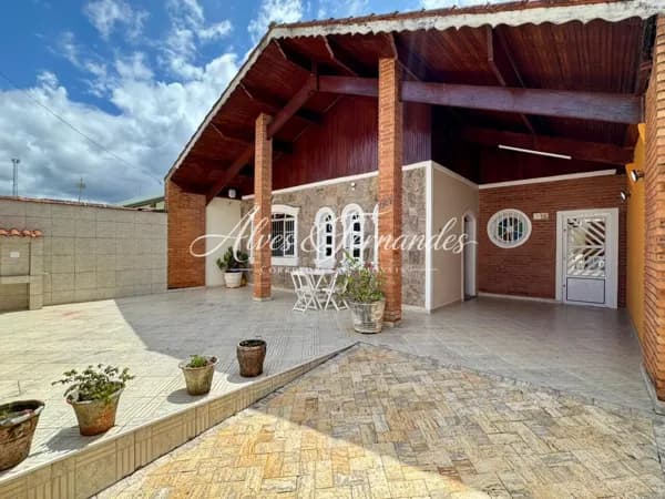 Casa 3 Quartos, sendo 1 Suíte em Peruíbe, Bairro Oásis