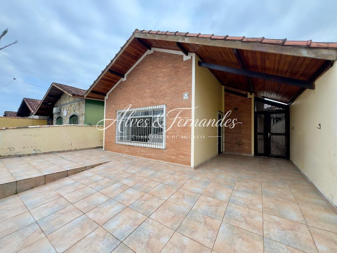 Casa 3 Quartos sendo 1 Suíte em Peruíbe, Bairro Três Marias