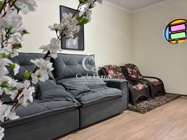 Casa Ampla com Quintal no Limoeiro | 3 Quartos, Suíte e 2 Vagas