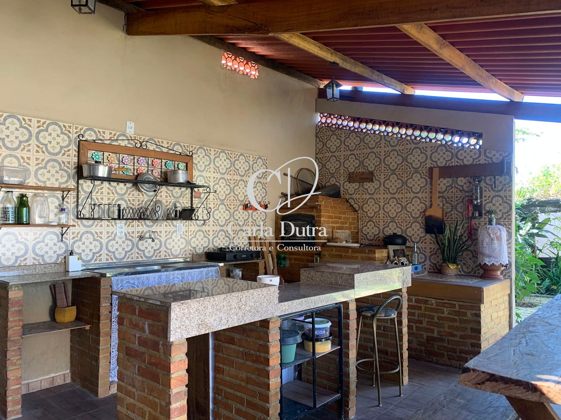 🌿✨ CASA COM CLIMA DE CAMPO + LOJA COMERCIAL – MORAR E EMPREENDER NO MESMO LUGAR! ✨🌿