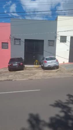 Salão Comercial para Locação na Av. João Martins Coelho | 180m²
