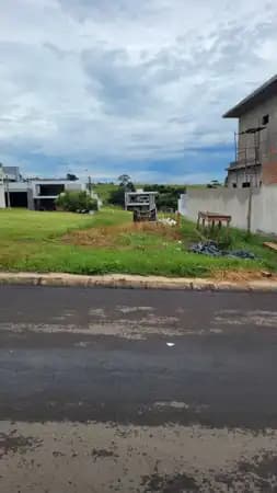 Terreno à venda no bairro Parque das Esmeraldas II em Marília/SP