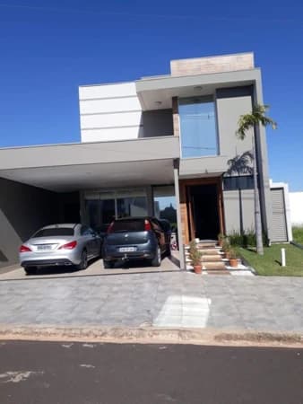Casa à venda no bairro Jardim América em Marília/SP