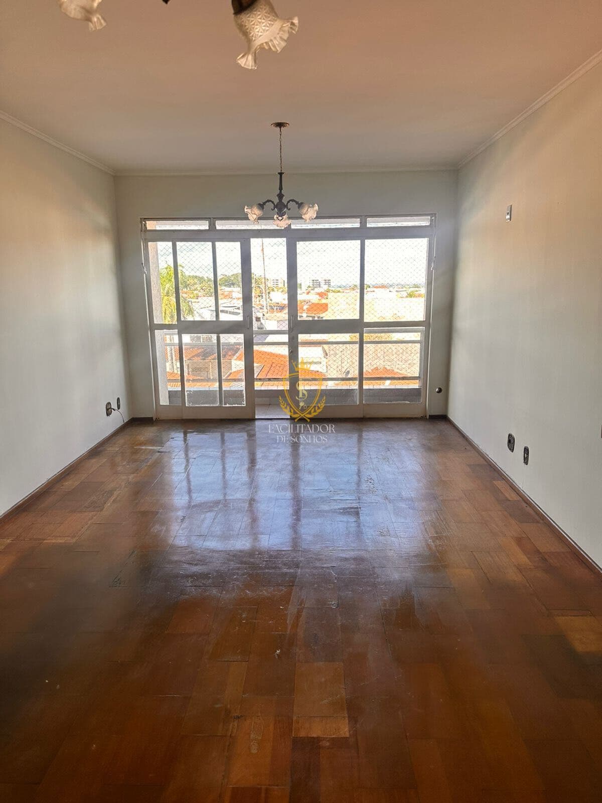 APARTAMENTO AMPLO PARA LOCAÇÃO