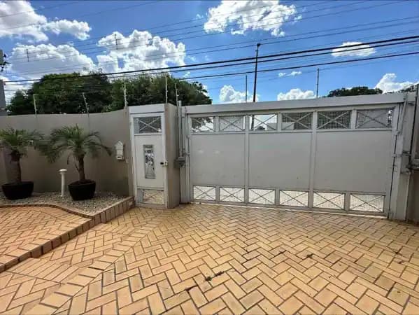 Casa à venda no bairro Jardim Maria Izabel em Marília/SP
