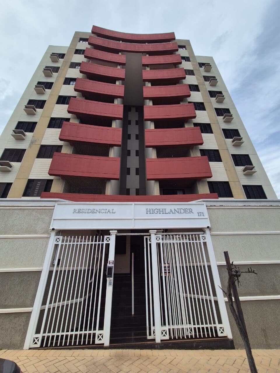 Apartamento no Condomínio Highlander