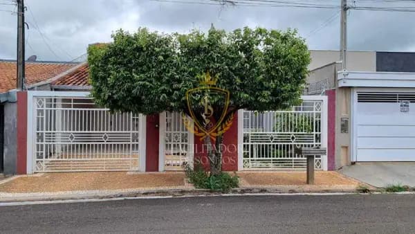 Casa à venda no bairro Jardim Vitória em Marília/SP