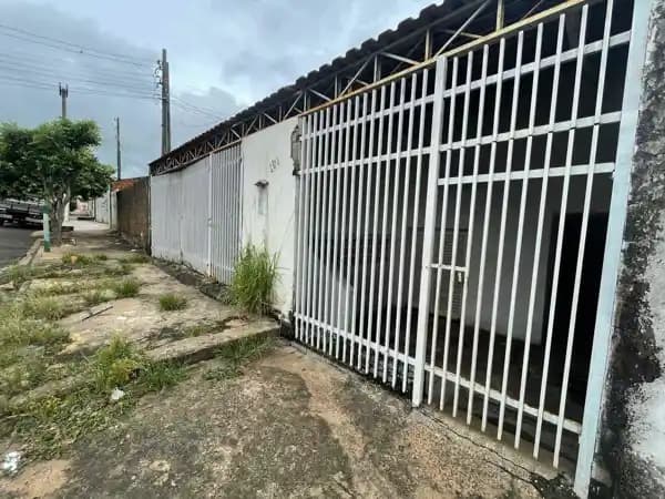 Casa à venda no bairro Jardim Santa Antonieta em Marília/SP