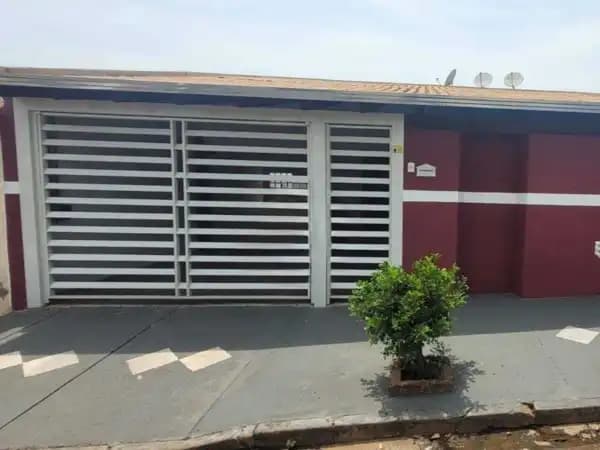 Casa à venda no bairro Jardim Santa Antonieta em Marília/SP