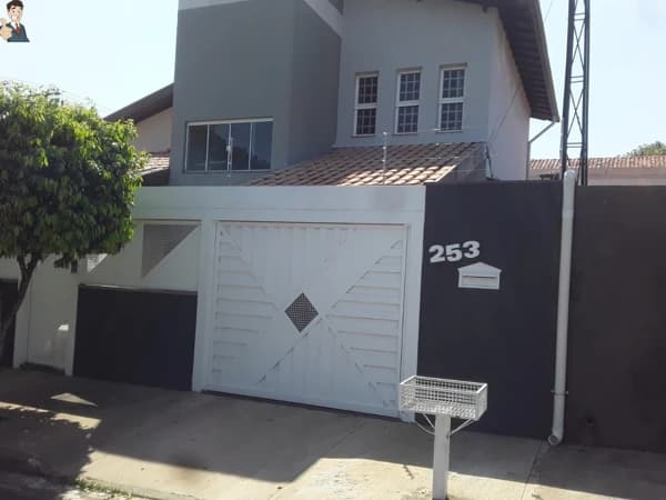 Casa à venda no bairro Parque São Jorge em Marília/SP