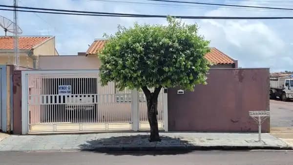 Casa à venda no bairro Palmital em Marília/SP