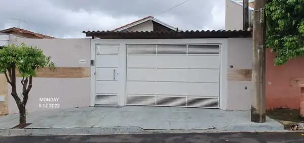 Casa à venda no bairro Conjunto Habitacional Lindomar Gomes De Carvalho em Marília/SP