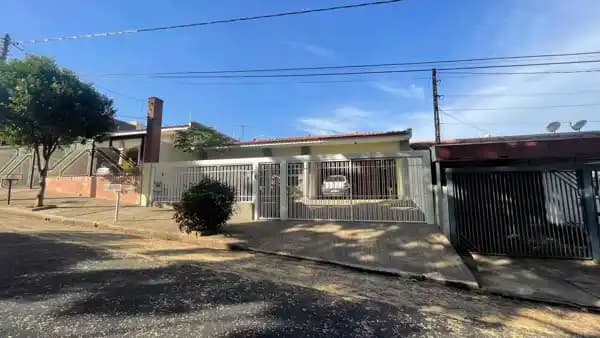 Casa à venda no bairro Ana Carla em Marília/SP