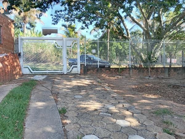 Chácara à venda no bairro Chácara dos Laranjais em Marília/SP