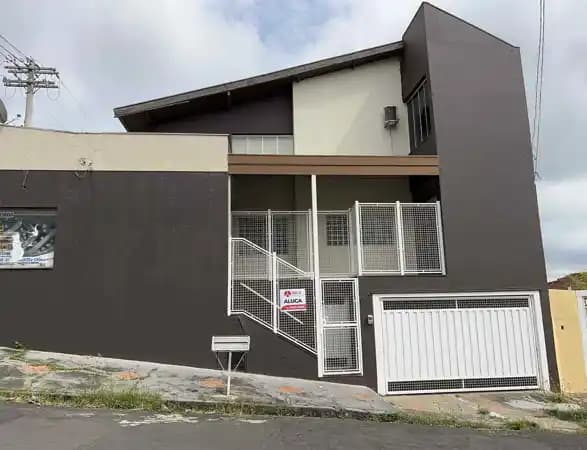 Sobrado à venda no bairro Jardim Pérola em Marília/SP