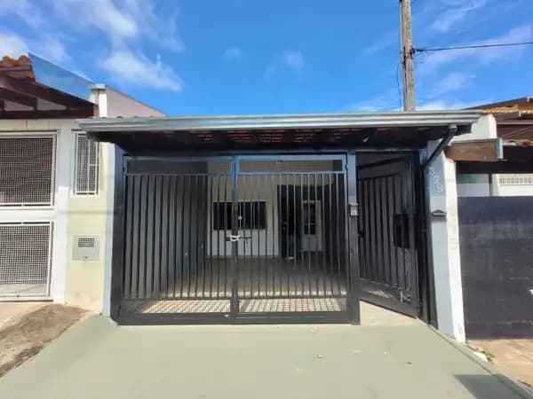 Casa à venda no bairro Jardim América em Marília/SP