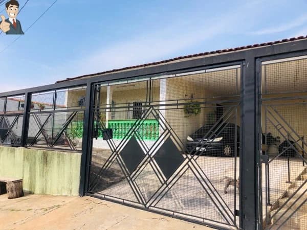 Casa à venda no bairro Jardim Universitário em Marília/SP