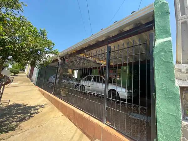 Casa à venda no bairro Palmital em Marília/SP