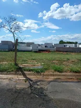 Terreno à venda no bairro Esmeralda Residence II em Marília/SP