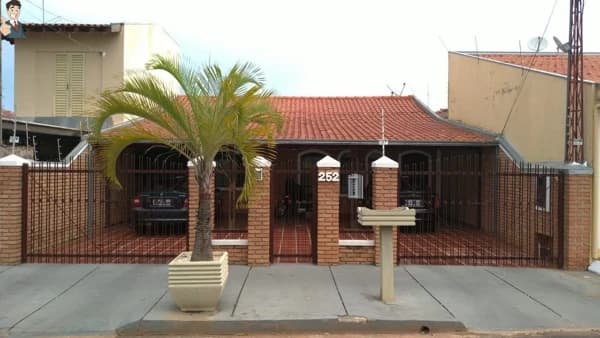 Casa à venda no bairro Hípica Paulista em Marília/SP