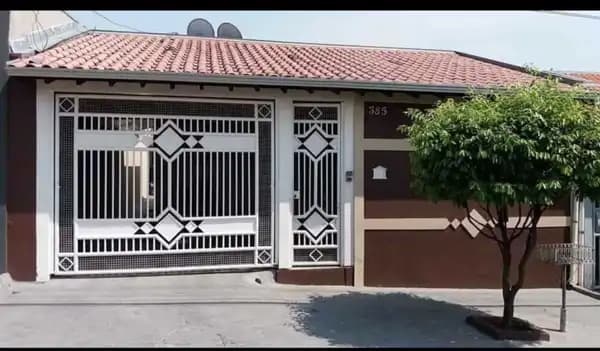 Casa à venda no bairro Jardim Ipanema em Marília/SP