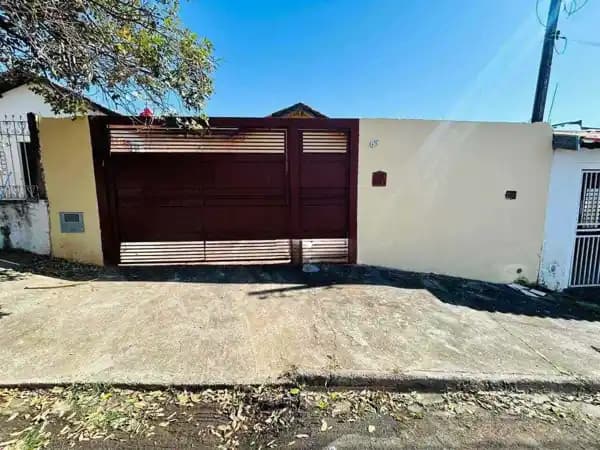 Casa à venda no bairro Jardim David Leuder Pereira Alves em Marília/SP