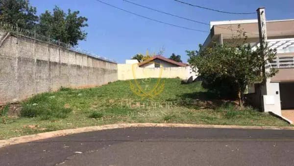 Terreno à venda no bairro Jardim Tropical em Marília/SP