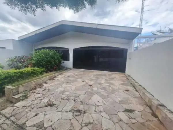 Casa para alugar no bairro Alto Cafezal em Marília/SP