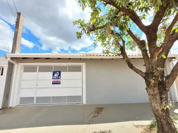 Casa à venda no bairro Jardim Guarujá em Marília/SP
