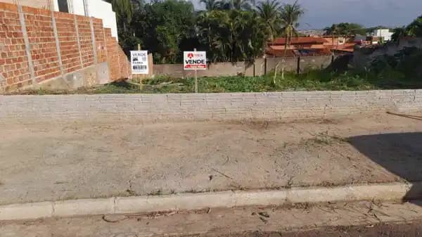 Terreno à venda no bairro Jardim Acapulco em Marília/SP