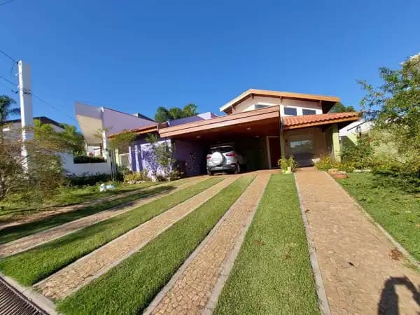 Casa à venda no bairro Jardim Alvorada em Marília/SP